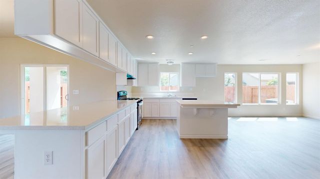 5630 Landon Ln, Riverbank, CA 95367