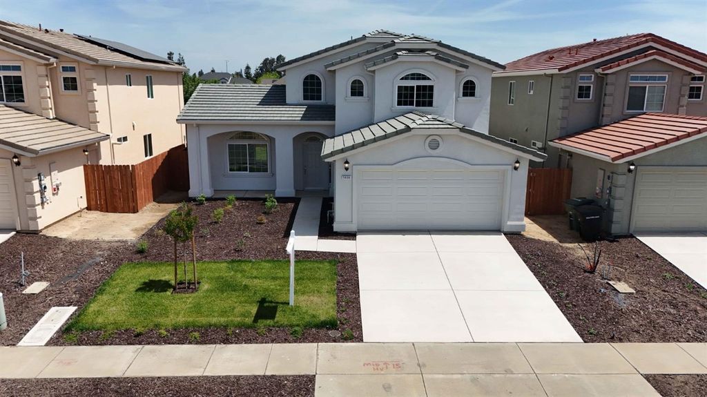 5630 Landon Ln, Riverbank, CA 95367