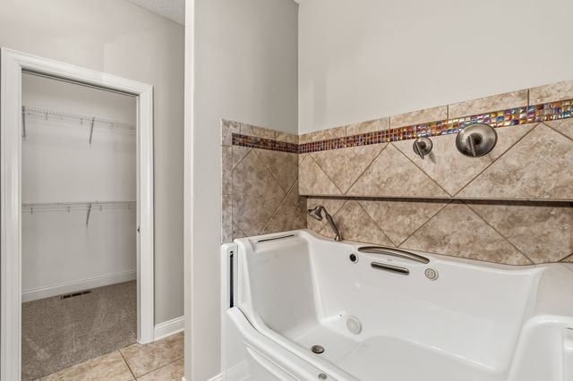 3526 NE Renaissance Drive, Ankeny, IA 50021