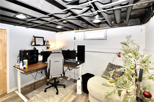 106 Pinewood Drive, Clay, NY 13090