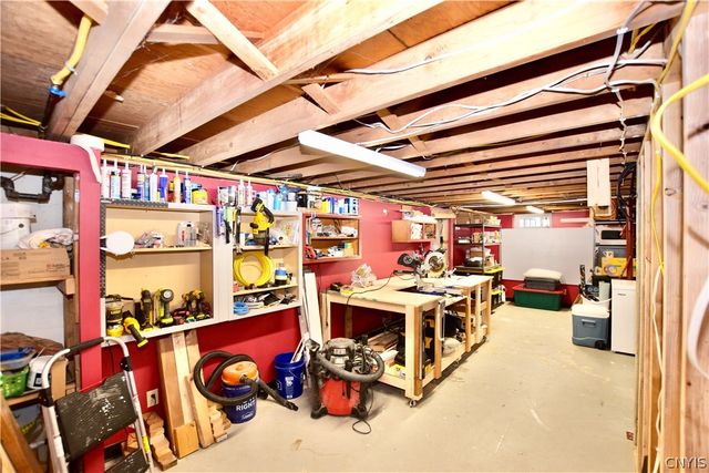 106 Pinewood Drive, Clay, NY 13090