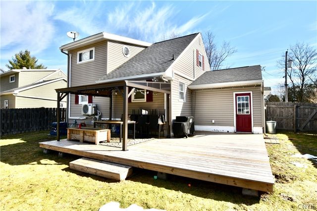 106 Pinewood Drive, Clay, NY 13090