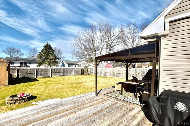 106 Pinewood Drive, Clay, NY 13090