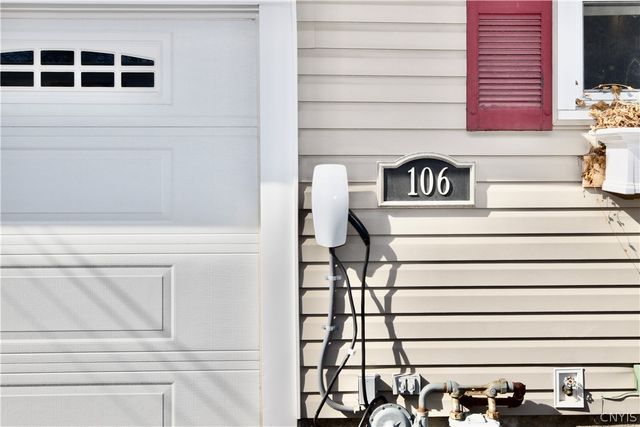 106 Pinewood Drive, Clay, NY 13090