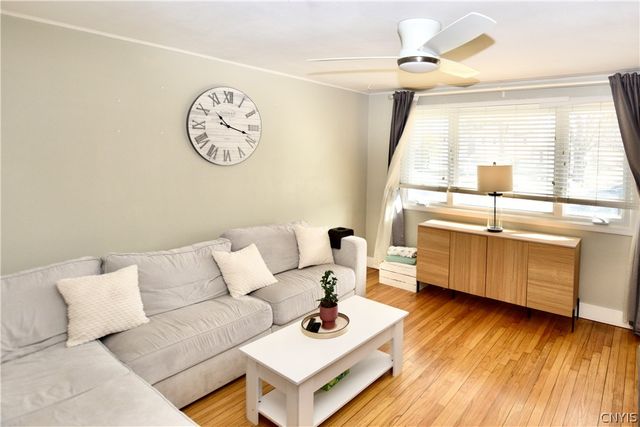 106 Pinewood Drive, Clay, NY 13090