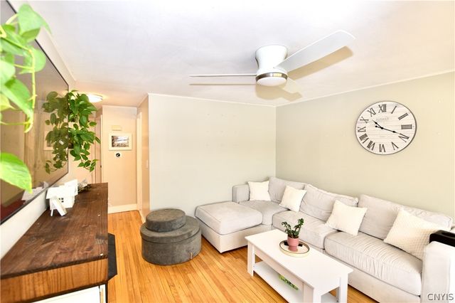 106 Pinewood Drive, Clay, NY 13090