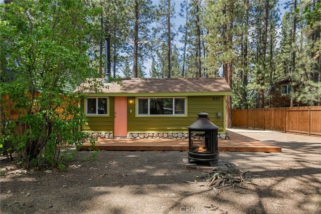 925 W Rainbow Boulevard, Big Bear City, CA 92314