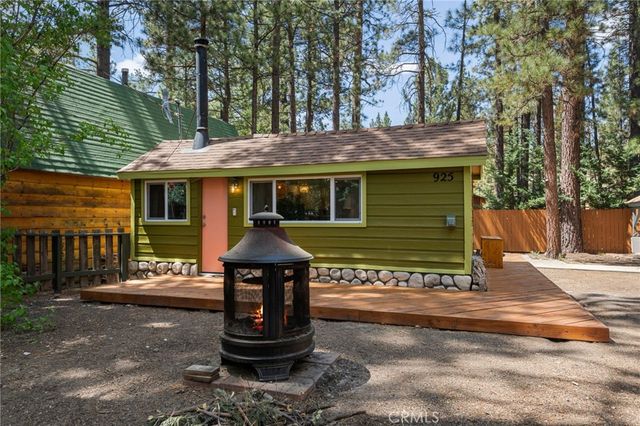 925 W Rainbow Boulevard, Big Bear City, CA 92314