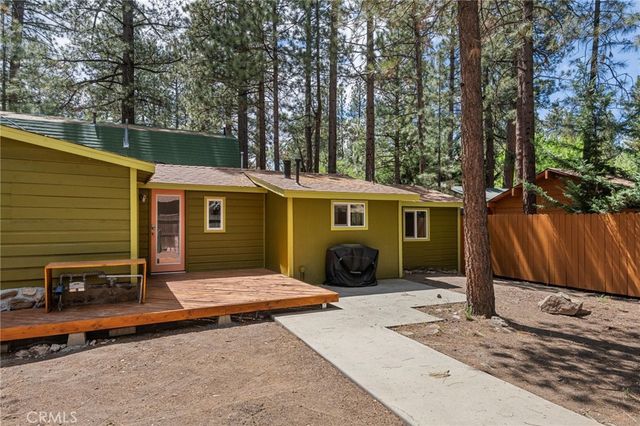 925 W Rainbow Boulevard, Big Bear City, CA 92314