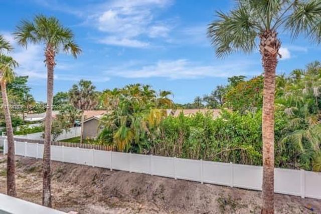 1563 NW 94th Way 09, Coral Springs, FL 33071