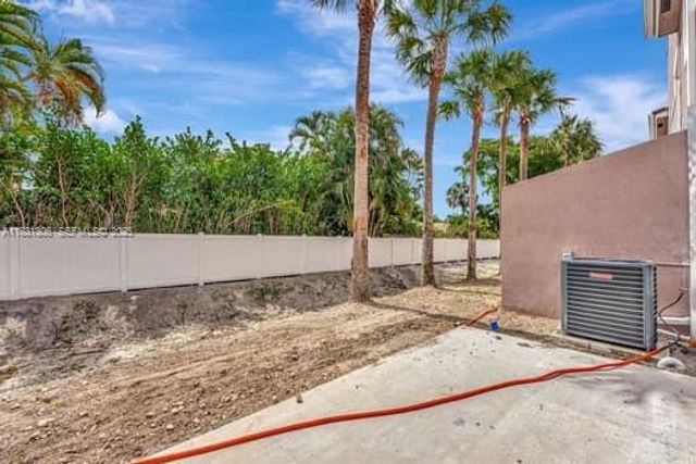 1563 NW 94th Way 09, Coral Springs, FL 33071