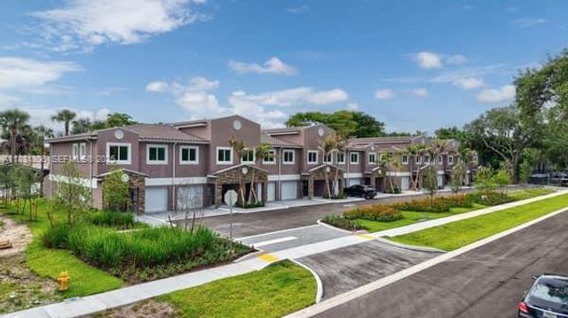 1563 NW 94th Way 09, Coral Springs, FL 33071