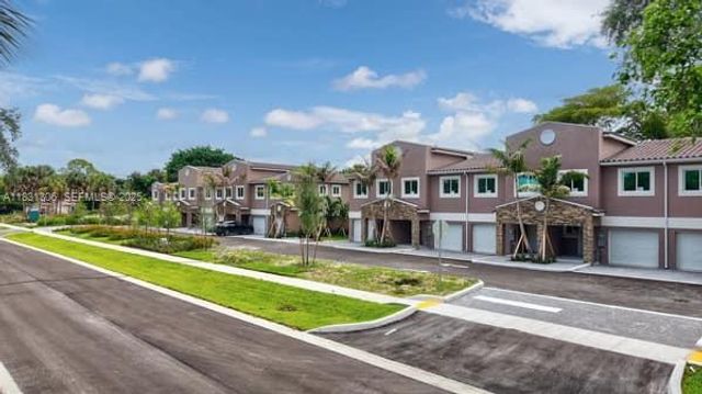 1563 NW 94th Way 09, Coral Springs, FL 33071