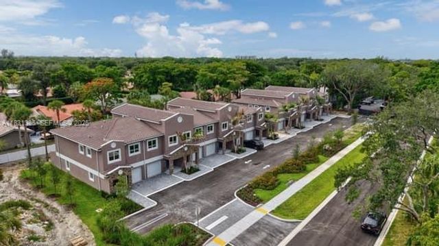 1563 NW 94th Way 09, Coral Springs, FL 33071