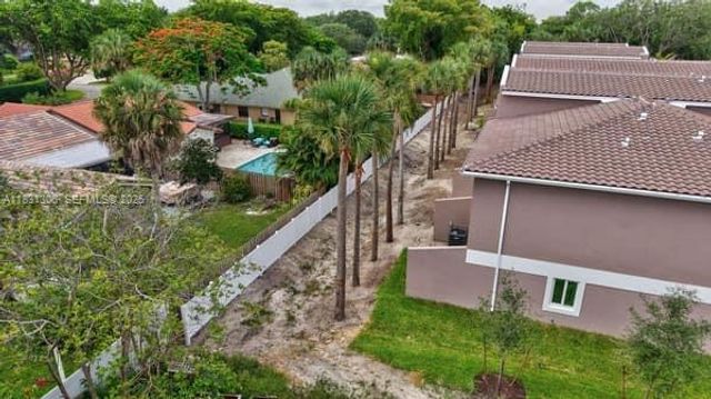 1563 NW 94th Way 09, Coral Springs, FL 33071