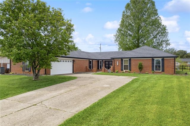 2411 Brown Bark Drive, Beavercreek, OH 45431