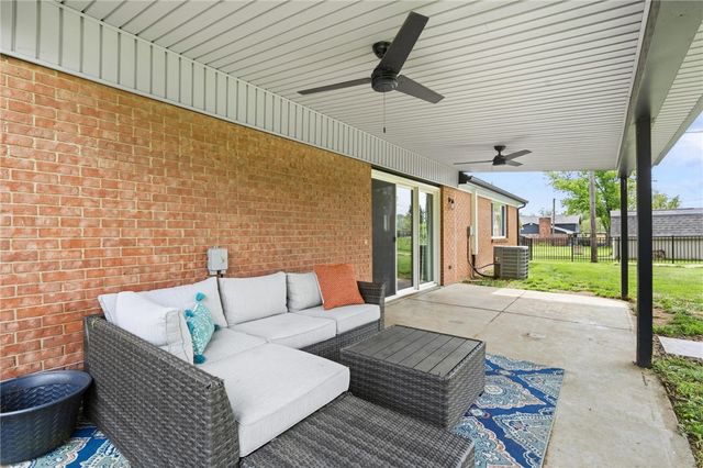 2411 Brown Bark Drive, Beavercreek, OH 45431
