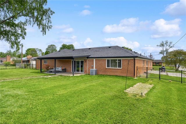 2411 Brown Bark Drive, Beavercreek, OH 45431