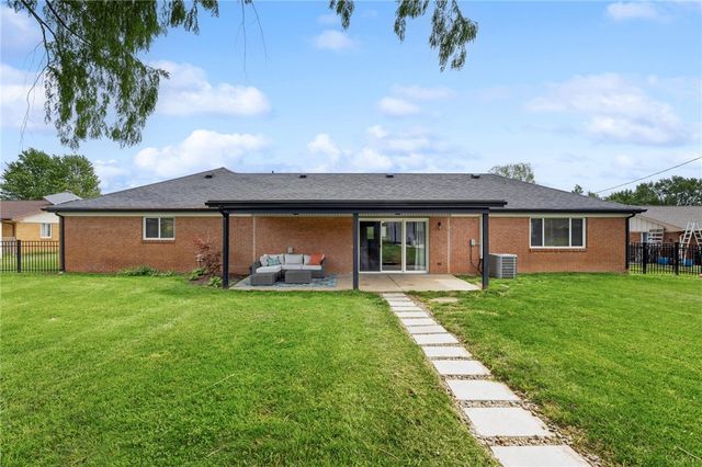 2411 Brown Bark Drive, Beavercreek, OH 45431