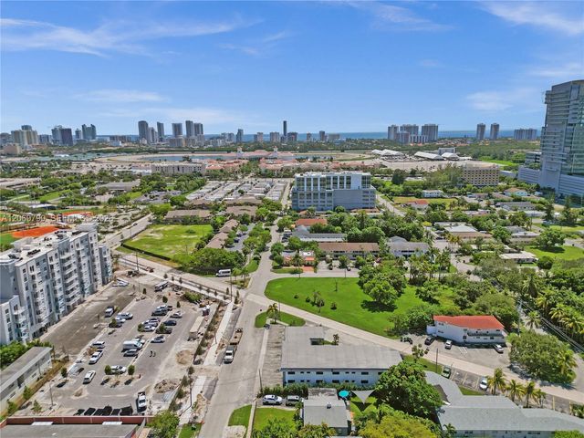 114 SE 8th Street 203, Hallandale Beach, FL 33009
