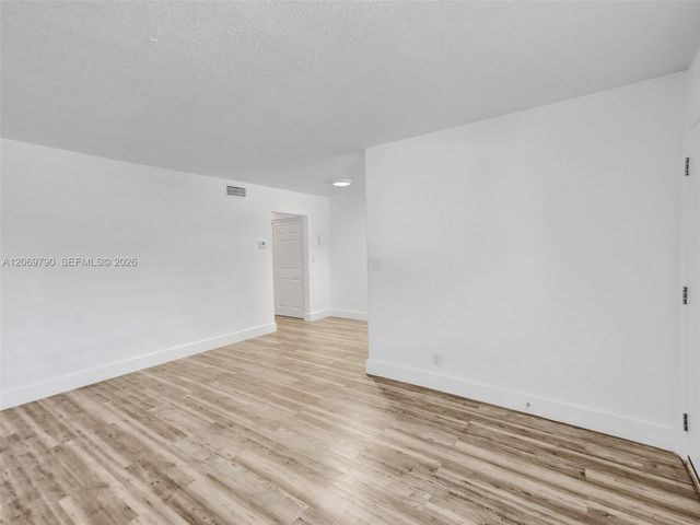 114 SE 8th Street 203, Hallandale Beach, FL 33009
