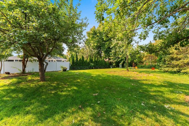 169 PRAIRIE COURT, Appleton, WI 54915