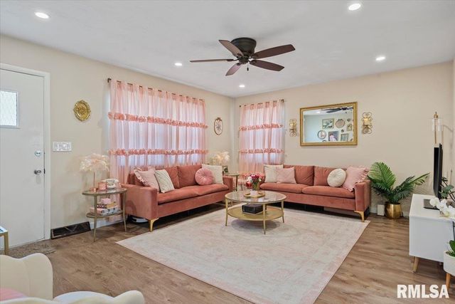 10 Radcliff Road, Springfield, IL 62703