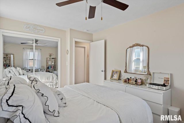 10 Radcliff Road, Springfield, IL 62703