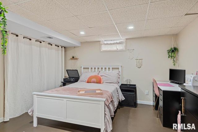 10 Radcliff Road, Springfield, IL 62703