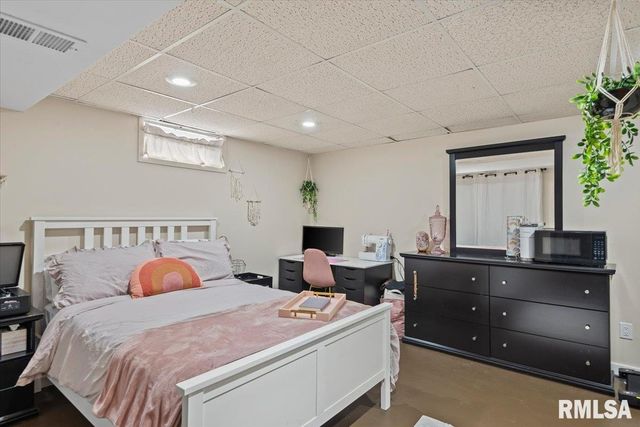 10 Radcliff Road, Springfield, IL 62703