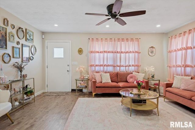 10 Radcliff Road, Springfield, IL 62703