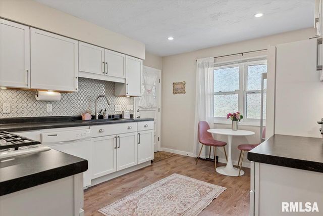 10 Radcliff Road, Springfield, IL 62703