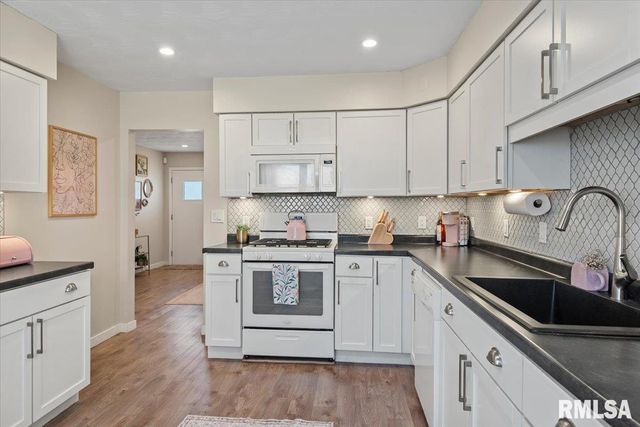 10 Radcliff Road, Springfield, IL 62703