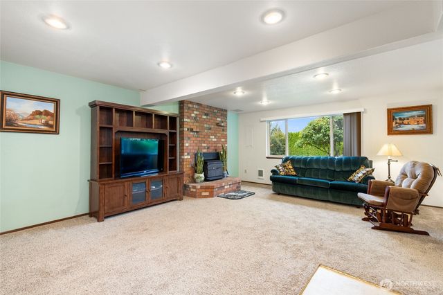 27519 82nd Drive NW, Stanwood, WA 98292