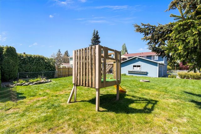 27519 82nd Drive NW, Stanwood, WA 98292