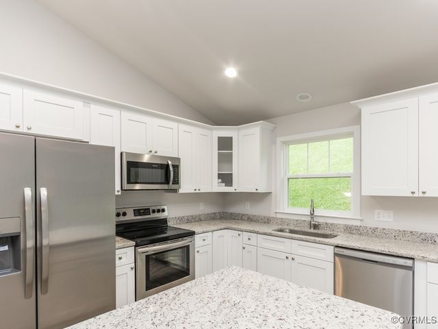 128 Patrick Henry Dr, Ruther Glen, VA 22546
