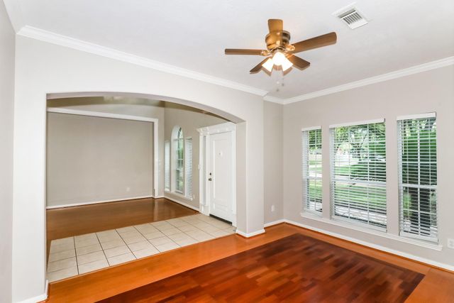 902 Rock Springs Drive, Richmond, TX 77469
