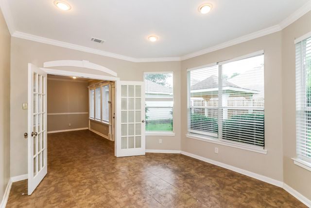 902 Rock Springs Drive, Richmond, TX 77469