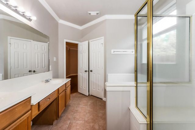 902 Rock Springs Drive, Richmond, TX 77469