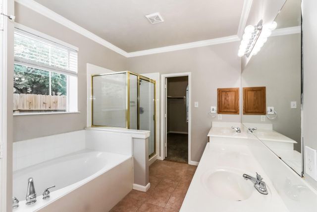 902 Rock Springs Drive, Richmond, TX 77469