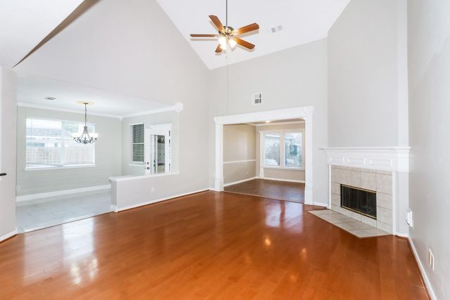 902 Rock Springs Drive, Richmond, TX 77469