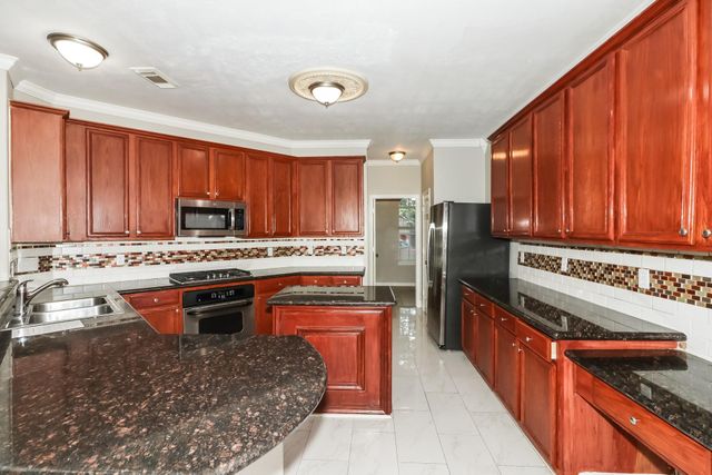 902 Rock Springs Drive, Richmond, TX 77469