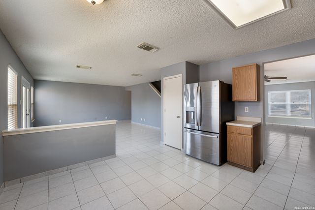 8927 Twincreek Farm, Converse, TX 78109