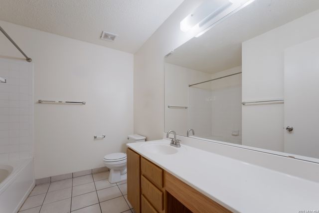 8927 Twincreek Farm, Converse, TX 78109