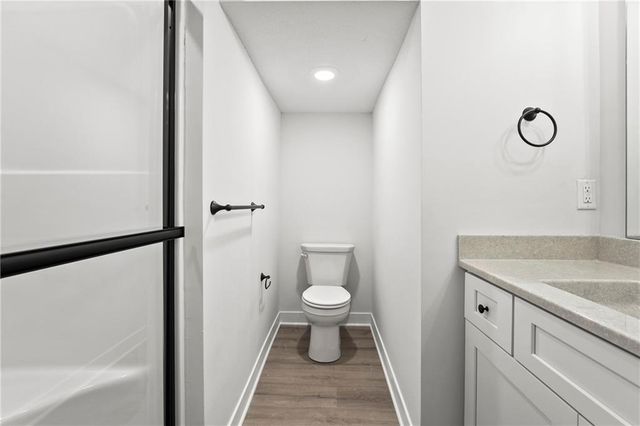 11226 N Oak Trafficway, Kansas City, MO 64155