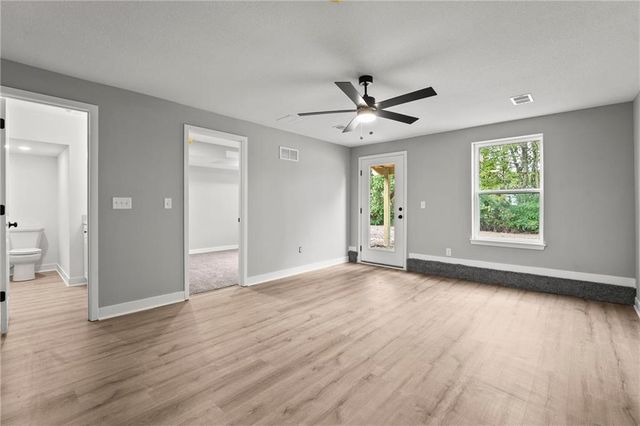 11226 N Oak Trafficway, Kansas City, MO 64155