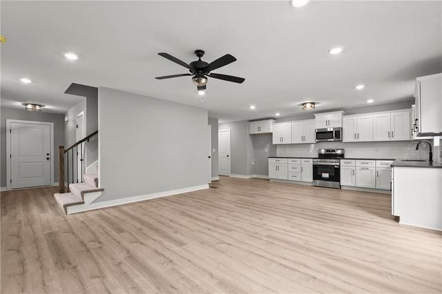 11226 N Oak Trafficway, Kansas City, MO 64155