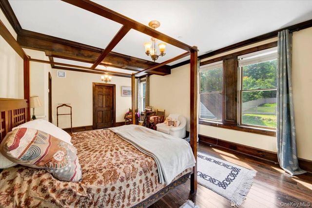 6 Sunset Lane, Hartsdale, NY 10530