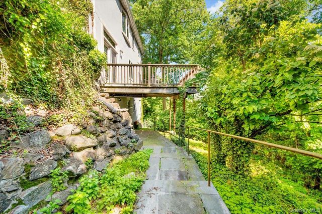 6 Sunset Lane, Hartsdale, NY 10530