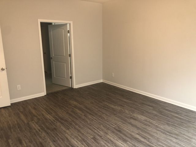 2217 Silverton Dr, Nashville, TN 37207